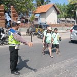 Ops Lilin Agung 2023: Satgas Kamseltibcar Lantas Atensi Jalur di Pantai Kuta