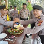 Kapolsek Abiansemal Berikan Kejutan Kepada Anggota Personel Polsek Abiansemal