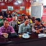 Tatap Muka Di Jumat Curhat: Polsek Dentim Dengarkan Curhatan Warga