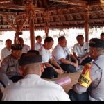 Bahas Keamanan Jelang Hari Raya Nyepi: Polsek Dentim Gelar Jumat Curhat Bersama Para Kadus