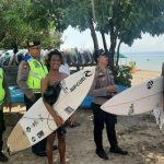 Tingkatkan Keamanan Wilayah, Polsek Densel Laksanakan Patroli Dialogis Di Seputaran Pantai Mertasari