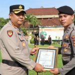 Polresta Denpasar Gelar Upacara Korps Rapor Kenaikan Pangkat, Pelepasan Purna Tugas dan Pemberian Penghargaan Anggota Berprestasi