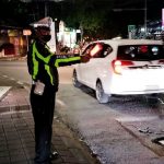 Cegah Kemacetan Malam Hari Unit Lantas Polsek Kuta Utara Lakukan Blue Light Patrol Dan Pengaturan.