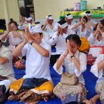 Purnama Jiyestha Polsek Kuta Utara Gelar Piodalan Di Pura Padmasana.