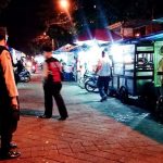 Blue Light Patrol Polsek Mengwi Dialogis Dengan Masyarakat di Kawasan Pasar Mengwi