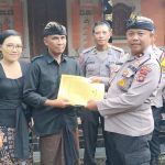 Orang Tua Anggota Meninggal Dunia, Kapolsek Abiansemal Beserta Personil Melayat ke Rumah Duka