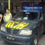 Berikan Himbauan Kamtibmas, Blue Light Patrol Polsek Abiansemal Sambangi Pertokoan