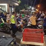 Patroli Biru Polsek Abiansemal Sambangi Pasar Tradisional, Beri Himbauan Kamtibmas Juru Parkir & Pengunjung Pasar