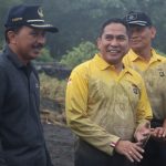 Polres Klungkung Bersinergi dengan Instansi Terkait Bersih Bersih Sampah Plastik di Pantai Goa Lawah