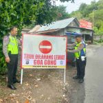 Polsek Kuta Selatan Pasang Papan Himbauan Larang Truk Melintasi Tanjakan Goa Gong