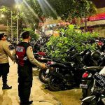 Polsek Kuta Utara Blue Light Patrol Cegah Gangguan Kamtibmas Di Parkiran Batu Bolong.