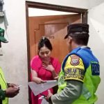 Tertibkan Administrasi Penduduk Pendatang, Personil Polsek Denbar Lakukan Sidak