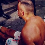 Babinkamtibmas Pamecutan Kelod Amankan WNA Ngamuk Naik Kap Mobil