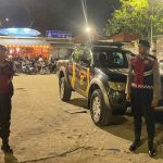 Bolong Polsek Kuta Utara Blue Light Patrol Sambangi Parkiran Pantai Batu Bolong.