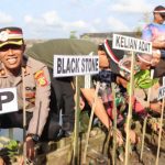 Sambut Hari Bhayangkara Dengan Penanaman Pohon Mangrove.