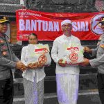 Kapolsek Mengwi Salurkan Ratusan Paket Sembako Bantuan Sosial Kemanusian