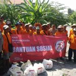 Bakti Sosial peringati Hari Bhayangkara 78, Polsek Denbar Bagikan Paket Sembako Kepada Warga