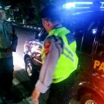 Sambangi Pemukiman Warga, Blue Light Patrol Polsek Abiansemal Sampaikan Pesan Kamtibmas
