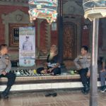 Jumat Curhat, Kapolsek Abiansemal Ngobrol Santai Bareng Tomas