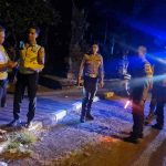 Blue Light Patrol Polsek Mengwi Atensi Jalur Mengwitani Sampaikan Pesan-pesan Kamtibmas