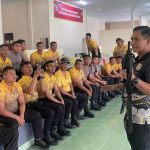 Asah Kemampuan Kapolres AKBP Teguh Priyo Wasono Pimpin Latihan Menembak