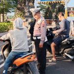 Unit Lantas Polsek Benoa Tertibkan Pelanggar Lalu Lintas.