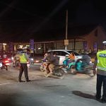 Unit Lalulintas Polsek Mengwi Urai Kemacetan di Jalur Pererenan