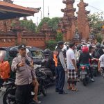 Kolaborasi Bhabinkamtibmas, Inkait dan Pecalang dalam Pengamanan Rangkaian Giat Maligia Punggel di Puri Pemayun