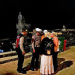 Patroli Biru Polsek Kuta Utara Beri Rasa Aman Pengunjung Pantai Batu Bolong