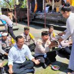 Personel Polsek Abiansemal Laksanakan Persembahyangan Bersama Di Hari Purnama