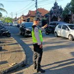 Tergelar di Persimpangan Polsek Mengwi Berikan Pelayanan Kepada Pengguna Jalan