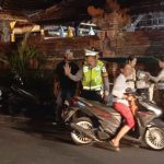 Beri Rasa Aman Masyarakat Bersembahyang, Polsek Abiansemal Berikan Pengamanan