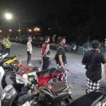 Berikan Rasa Aman dan Nyaman Kepada Pemedek Samapta Polsek Mengwi Lakukan Pengamanan