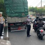 Lagi Kendaraan Mogok Di Jalur Padat!! Ini Yang Dilakukan Sat Lantas Polres Badung
