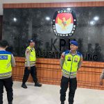 Patroli Gabungan TNI-Polri Jaga Situasi Kondusif Sehari Jelang Pilkada