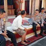 Polsek Dentim Peduli: Kapolsek Bersama Jajaran Besuk Anggota yang Sedang Sakit