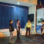 Patroli Samapta Polsek Abiansemal Jalin Dialogis dengan Satpam Bank, Titipkan Pesan Kamtibmas