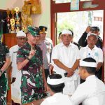 Pangdam Zamroni Tinjau Vaksin Ribuan Sapi  di Jembrana