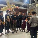 Polsek Kuta Utara Patroli Ingatkan Anak Anak Muda Saat Membuat  Ogoh Ogoh Jaga Kamtibmas