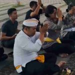 Persembahyangan Bersama Polsek Denpasar Barat Untuk Memohon Keselamatan dan Perlindungan Dari Tuhan