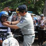 HELM GRATIS DARI POLRI UNTUK MASYARAKAT