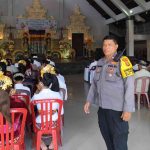 Bhabinkamtibmas kelurahan Kedonganan Hadiri dan Amankan Kegiatan Bulan Bahasa Bali ke-7 di Kedonganan