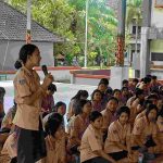 Program Jumat curhat, Ditressiber Polda Bali Sampaikan terkait Bijak Berkomunikasi di Media Sosial;