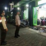 Hadir Ditengah Masyarakat Polsek Mengwi Atensi Kegiatan Shalat Tarawih