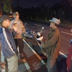 Jaga Keamanan Wilayah, Samapta Polsek Abiansemal & Linmas Desa Sedang  Laksanakan Patroli Gabungan