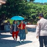 Jaga Keamanan dan Kebersihan, Kaposyan Kutuh Beri Imbauan Kamtibmas di Pantai Pandawa