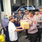 Ramadhan Penuh Berkah, Kapolsek Abiansemal Dampingi Wakapolres Badung Berbagi Takjil Di Yayasan Al-Ikhlas
