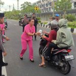 Kapolsek Kuta Selatan Gelar Safari Ramadhan, Bagikan Takjil untuk Masyarakat