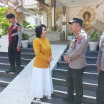 Kapolsek Kuta Selatan Sambangi Vihara Buddha Guna dalam Rangka Hari Raya Waisak
