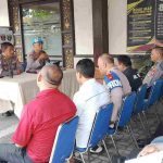 Pembinaan Etika Personel: Kasi Propam Polresta Denpasar Beri Arahan di Polsek Dentim